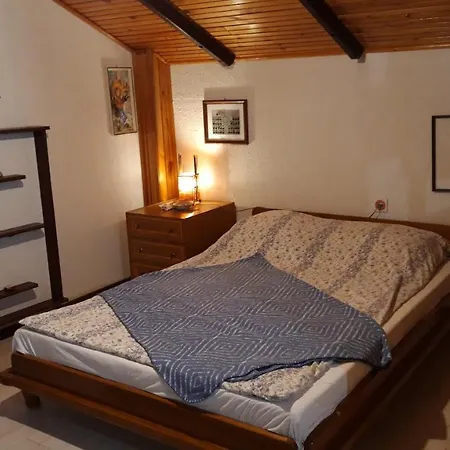Holiday home Iriski San