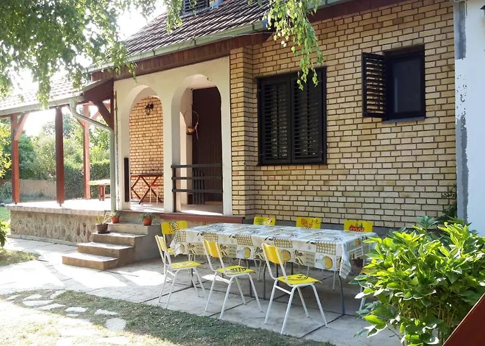 Holiday home Iriski San